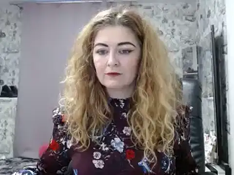 Snapshot of Helen1974 chatting on 01.21.25 Helen1974 online show from 01.21.25