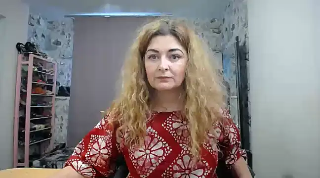 Snapshot of Helen1974 chatting on 02.12.25 Helen1974 online show from 02.12.25