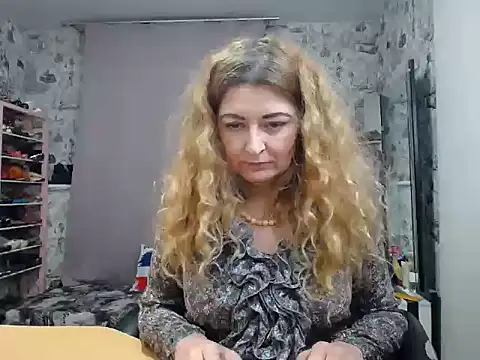 Snapshot of Helen1974 chatting on 03.03.25 Helen1974 online show from 03.03.25