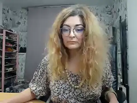 Snapshot of Helen1974 chatting on 03.13.25 Helen1974 online show from 03.13.25