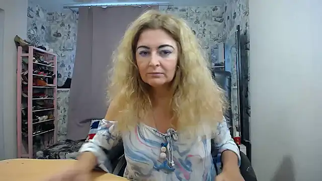 Snapshot of Helen1974 chatting on 10.15.25 Helen1974 online show from 10.15.25