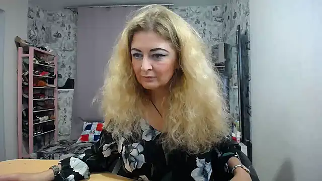 Snapshot of Helen1974 chatting on 10.25.25 Helen1974 online show from 10.25.25