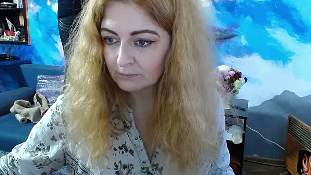 Snapshot of Helen1974 chatting on 11.25.25 Helen1974 online show from 11.25.25