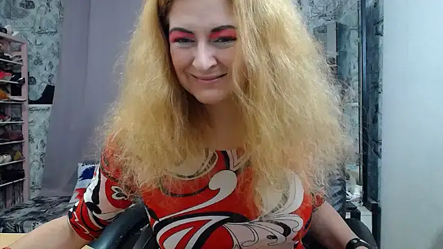 Snapshot of Helen1974 chatting on 12.02.25 Helen1974 online show from 12.02.25