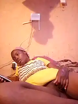 Snapshot of cute_naimah chatting on 09.25.25 cute naimah online show from 09.25.25