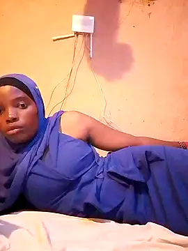 Snapshot of cute_naimah chatting on 11.11.25 cute naimah online show from 11.11.25