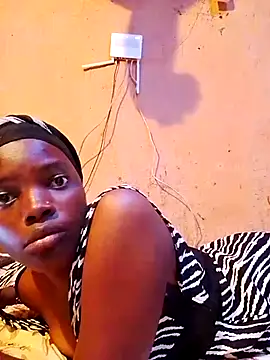 Snapshot of cute_naimah chatting on 11.13.25 cute naimah online show from 11.13.25