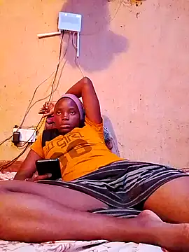 Snapshot of cute_naimah chatting on 11.17.25 cute naimah online show from 11.17.25