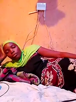 Snapshot of cute_naimah chatting on 11.22.25 cute naimah online show from 11.22.25