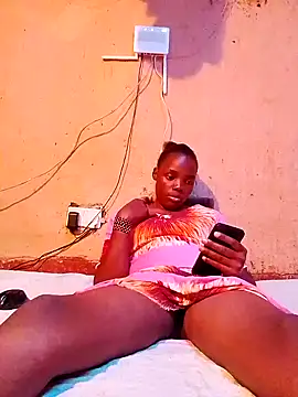 cute naimah online show from 12.22.25