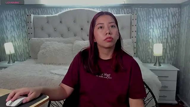 sexylaurita online show from 04.28.26