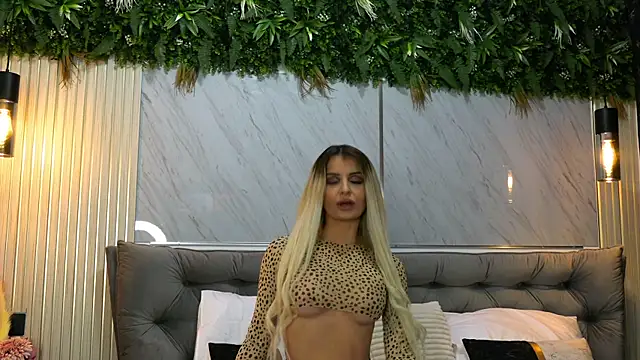 Snapshot of MiaCharm chatting on 01.06.26 MiaCharm online show from 01.06.26