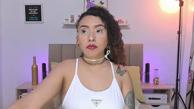 Snapshot of Zoe_Gruber chatting on 11.14.25 Zoe Gruber online show from 11.14.25