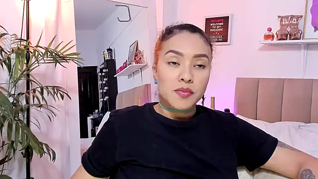 Snapshot of Zoe_Gruber chatting on 11.20.25 Zoe Gruber online show from 11.20.25