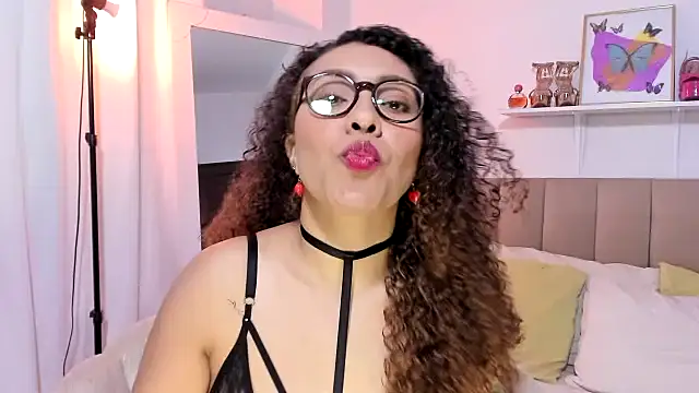 Snapshot of Zoe_Gruber chatting on 12.04.25 Zoe Gruber online show from 12.04.25