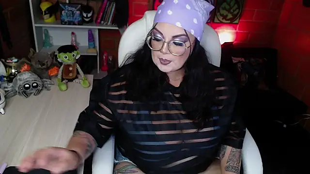 Snapshot of juliette_rd chatting on 02.25.25 juliette rd online show from 02.25.25