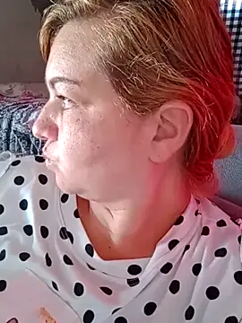 Snapshot of laiscibelle chatting on 11.30.25 laiscibelle online show from 11.30.25