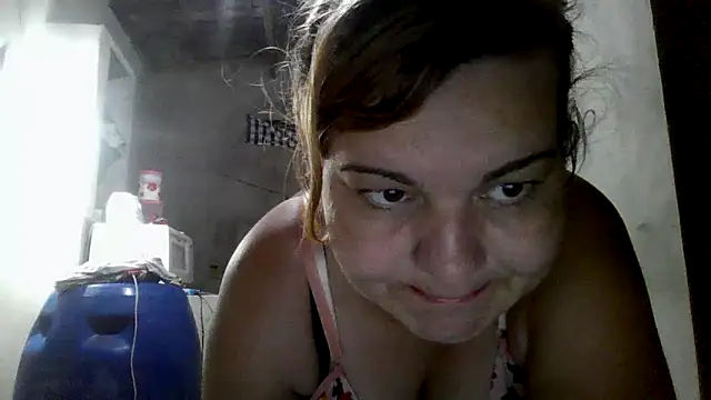 Snapshot of laiscibelle chatting on 12.02.25 laiscibelle online show from 12.02.25