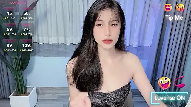 Snapshot of Aurora_99 chatting on 10.29.25 Aurora 99 online show from 10.29.25