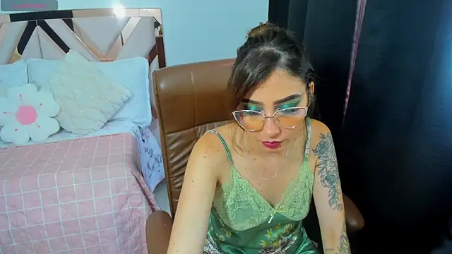 Snapshot of manelyk_hot chatting on 03.30.26 manelyk hot online show from 03.30.26