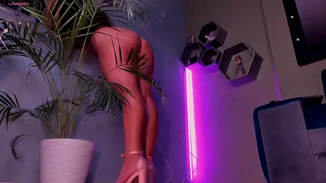 Sussy Bell01 online show from 02.10.25