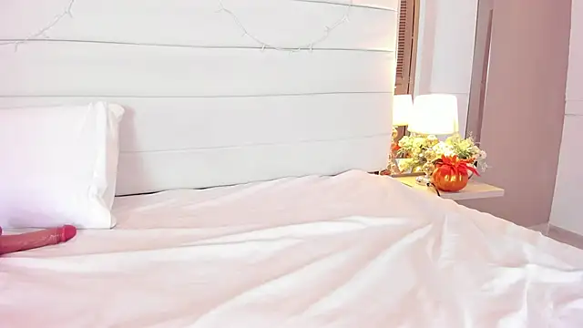 Lilly 2809  online show from 10.07.25