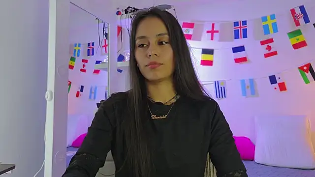 Snapshot of thamaral1 chatting on 07.24.26 thamaral1 online show from 07.24.26
