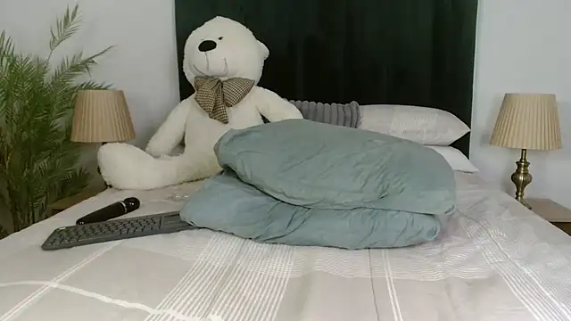 Snapshot of Stunning_Booty chatting on 01.01.25 Stunning Booty online show from 01.01.25