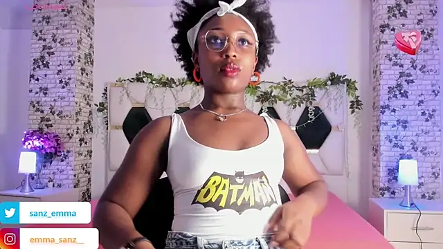 Snapshot of EmmaSanzz_ chatting on 02.03.25 EmmaSanzz online show from 02.03.25