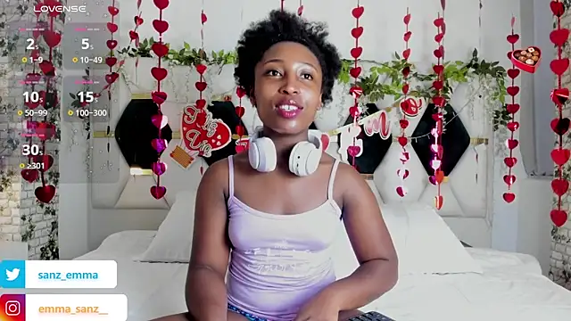 Snapshot of EmmaSanzz_ chatting on 02.07.25 EmmaSanzz online show from 02.07.25