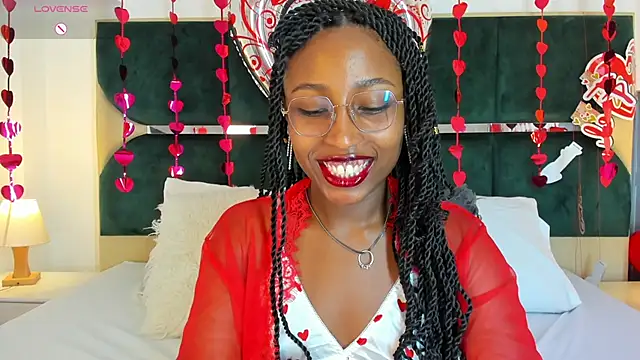 Snapshot of EmmaSanzz_ chatting on 02.15.25 EmmaSanzz online show from 02.15.25