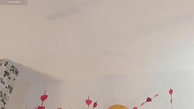 Snapshot of EmmaSanzz_ chatting on 02.22.25 EmmaSanzz online show from 02.22.25