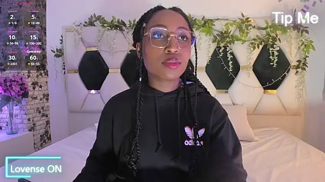 Snapshot of EmmaSanzz_ chatting on 03.01.25 EmmaSanzz online show from 03.01.25