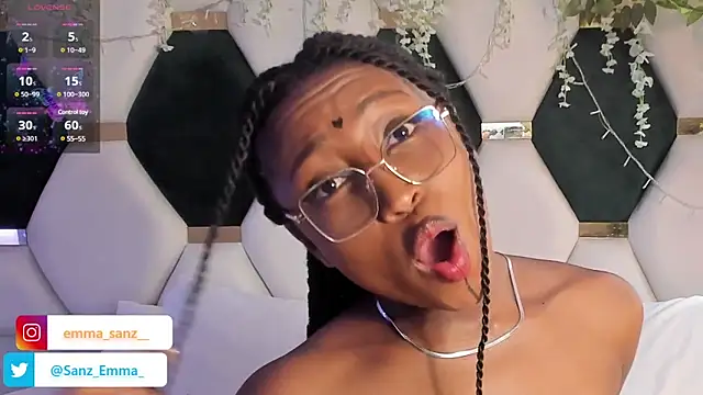 Snapshot of EmmaSanzz_ chatting on 03.06.25 EmmaSanzz online show from 03.06.25