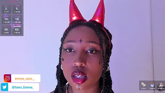 Snapshot of EmmaSanzz_ chatting on 03.08.25 EmmaSanzz online show from 03.08.25