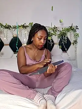 Snapshot of EmmaSanzz_ chatting on 03.15.25 EmmaSanzz online show from 03.15.25