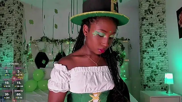 Snapshot of EmmaSanzz_ chatting on 03.17.25 EmmaSanzz online show from 03.17.25