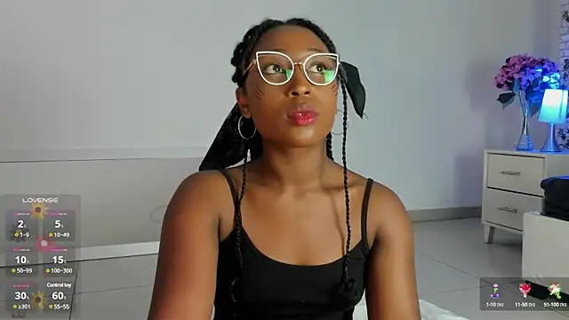 Snapshot of EmmaSanzz_ chatting on 03.20.25 EmmaSanzz online show from 03.20.25