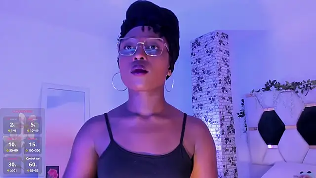 Snapshot of EmmaSanzz_ chatting on 03.22.25 EmmaSanzz online show from 03.22.25