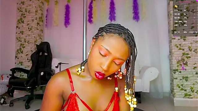 Snapshot of EmmaSanzz_ chatting on 10.04.25 EmmaSanzz online show from 10.04.25