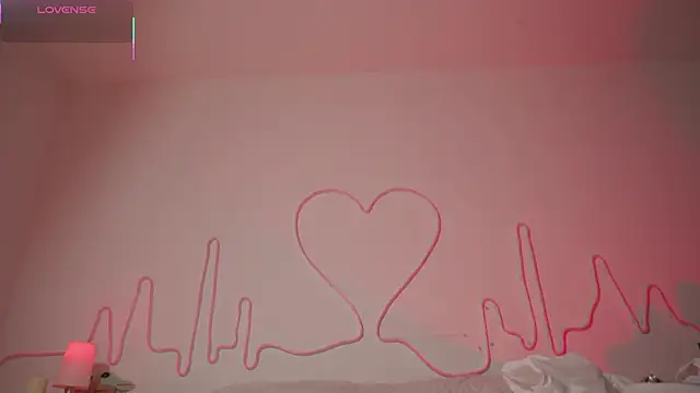 Snapshot of EmmaSanzz_ chatting on 11.21.25 EmmaSanzz online show from 11.21.25