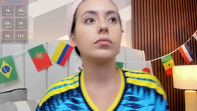 Snapshot of Julietasantos__ chatting on 06.12.26 Julietasantos online show from 06.12.26