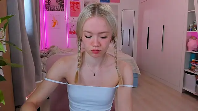 Lily Young online show from 06.04.26