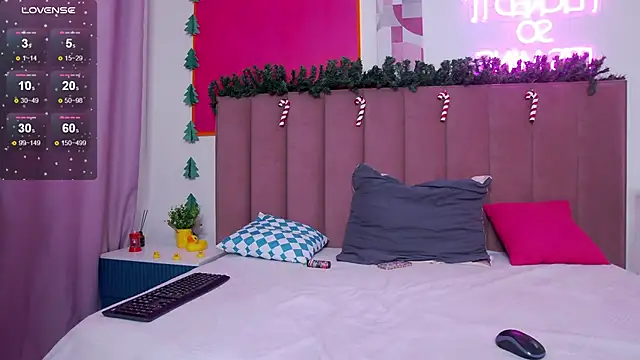 Snapshot of lessysweety chatting on 01.13.25 lessysweety online show from 01.13.25