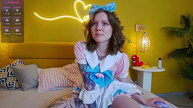 Snapshot of lessysweety chatting on 09.11.25 lessysweety online show from 09.11.25