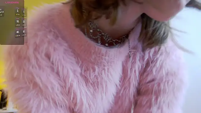 Snapshot of lessysweety chatting on 10.02.25 lessysweety online show from 10.02.25