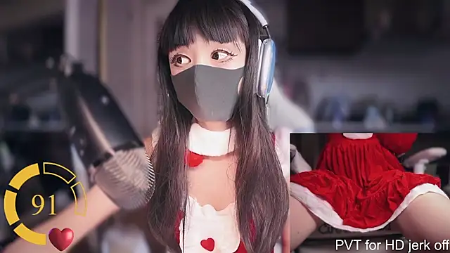 Snapshot of maku_00 chatting on 12.21.24 maku 00 online show from 12.21.24