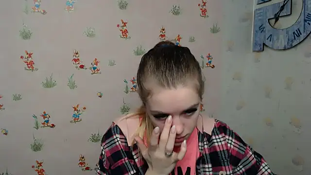 AliceFlirtt  online show from 02.05.25