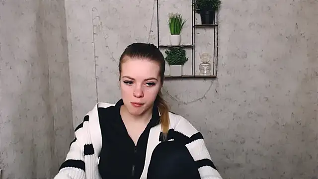 AliceFlirtt  online show from 03.05.25