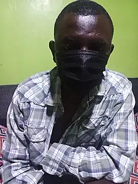 Snapshot of Bigswitdick chatting on 12.04.25 Bigswitdick online show from 12.04.25